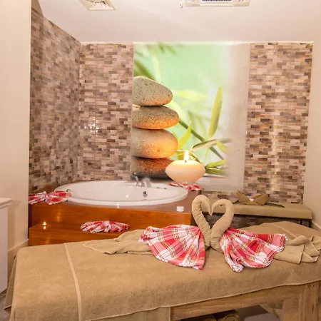 فندق Aquamarin &